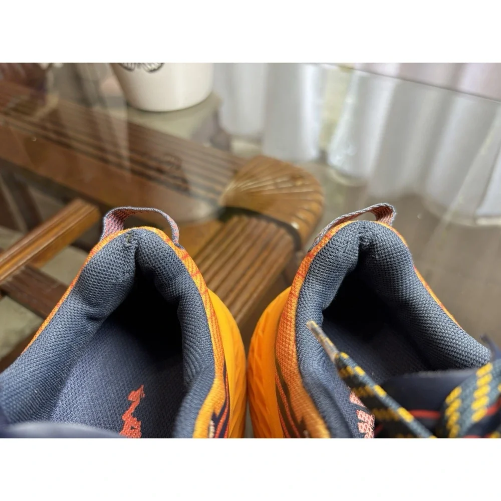 Hoka One One hoka one